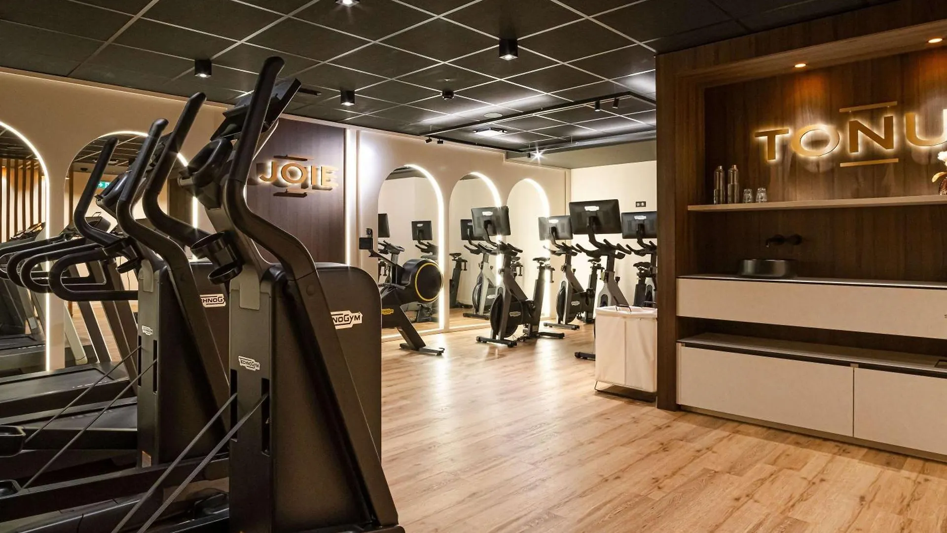 Mercure Saint-Lary Fransa